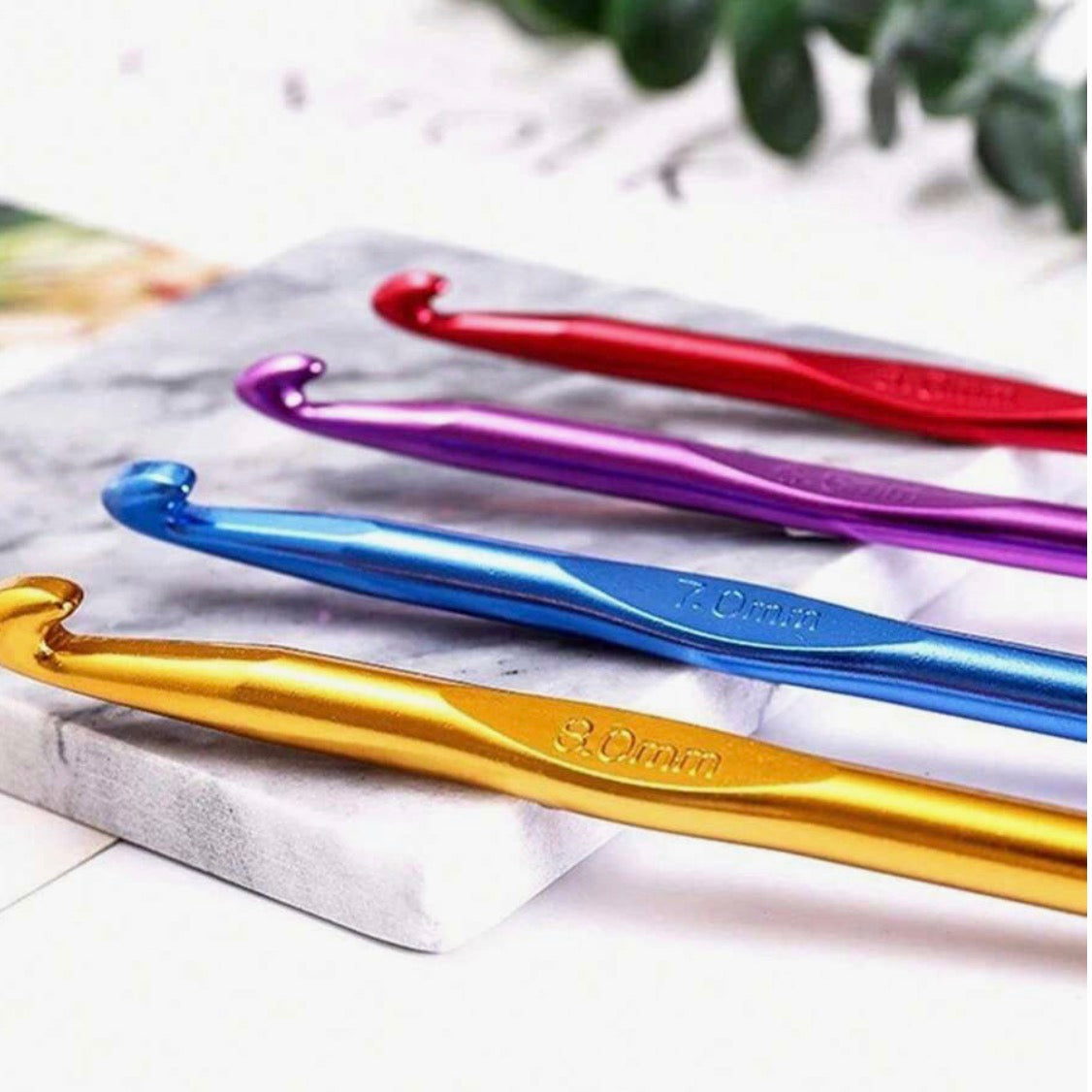 Aluminium Crochet Hooks | Pack Of 14 | 2-10mm | Random Colours